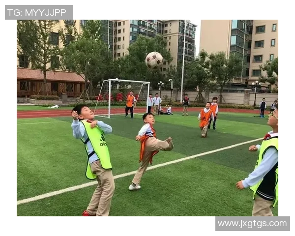 身披绿色战袍的足球巨星如何在绿茵场上展现非凡技艺